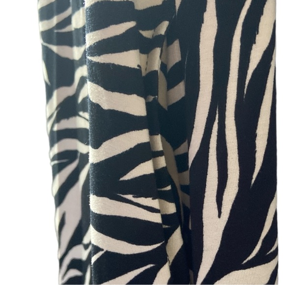 TIME AND TRU WOMEN’S ZEBRA PRINT BLACK AND CREAM HALTER KNIT DRESS SIZE XS - Picture 8 of 10